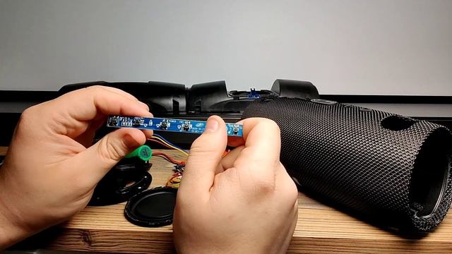 FAKE JBL XTREME 3 FULL TEARDOWN смотреть онлайн