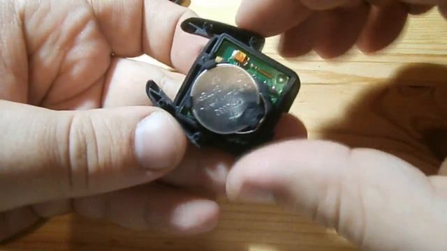 Ключ Опель с пультом. Часть 1. Замена батарейки. Opel key with remote control. Part 1. Subtitles. смотреть онлайн