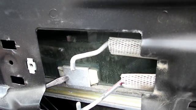 Saturn Rear Door Glass Removal смотреть онлайн