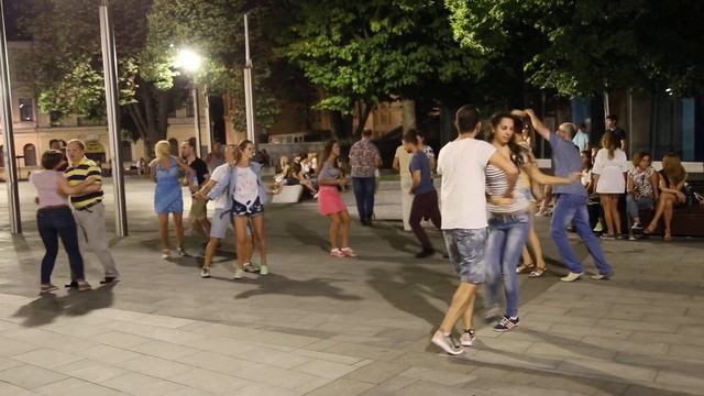 09.08.17 Харьков. Танцы на площади Конституции смотреть онлайн