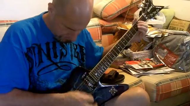 Michael D. Skewes aka Rock legendj trying to jam a biiit w/my dime bolt. смотреть онлайн