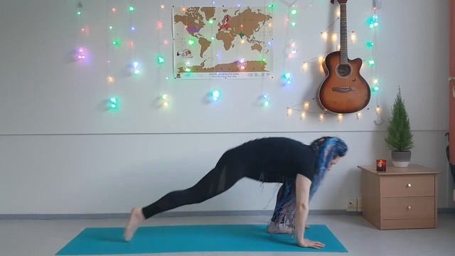 СУРЬЯ НАМАСКАР - Приветствие Солнцу. Йога для начинающих. смотреть онлайн