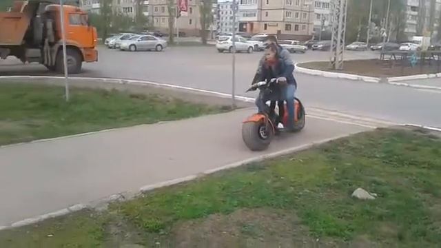 В Нефтекамске в Авалоне встретили двухколесное чудо смотреть онлайн