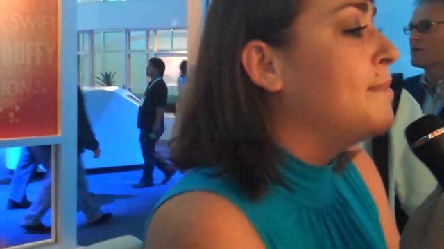 Nina and Radiris Singing along with Disney Sing-it pop hits смотреть онлайн