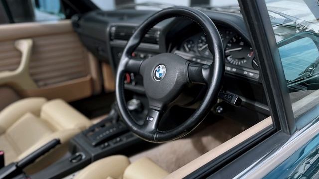 1992 BMW E30 325i Convertible Laguna Green