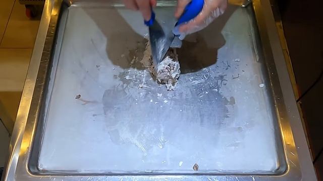 Making rolls ice cream with Milka Choco WAFER смотреть онлайн
