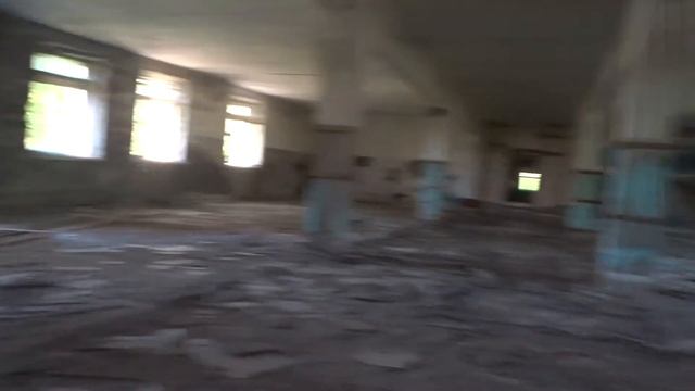 Казарма в/ч 09914.Что скрывали её стены.Ужас,всё заброшенно.Военный городок посёлок Катунино. смотреть онлайн