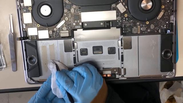 Mac Book Pro 2016 13inch バッテリー交換修理　A1706
