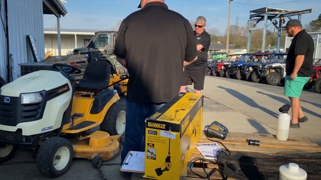 DeWalt 550 Power cleaner overview and demo @shoalsoutdoorsports #dewalt #demo #powerwashing смотреть онлайн