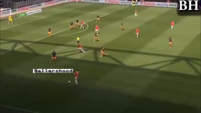 Milos Kerkez Has Flair At His Feet смотреть онлайн