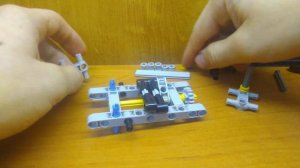 Простой поворотный механизм из Лего техник.