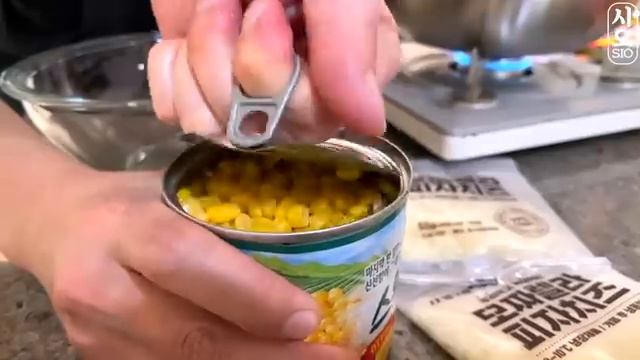 ASMR MUKBANG | 치즈 불닭볶음면 & 치토스 대왕 가래떡 치즈스틱 핫도그 먹방 & 레시피 FIRE NOODLES AND Tteokbokki EATING смотреть онлайн