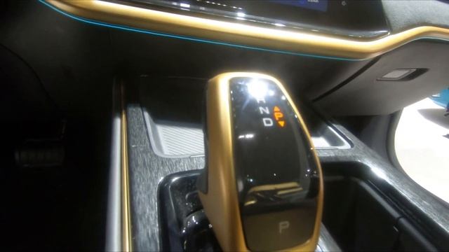 2022 Dongfeng Aeolus Yixuan Max Black Edition- Exterior And Interior смотреть онлайн