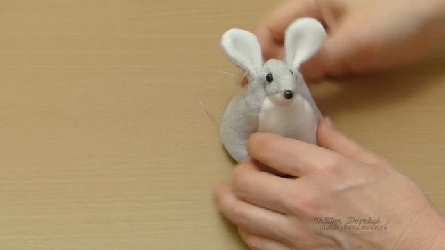 Крыса из ткани флиса, символ 2020 г. Rat made of fleece fabric, symbol of 2020. смотреть онлайн