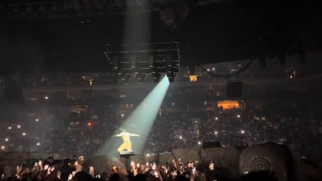 Travis Scott - THANK GOD (Oakland Arena 10-31-23) смотреть онлайн