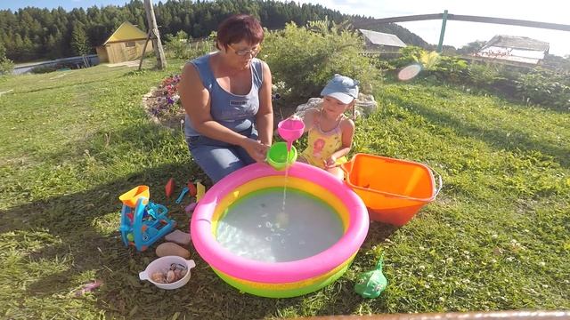 Развлечение для детей: Игры с водой смотреть онлайн