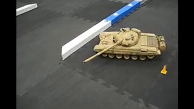 Russian T72 M-1 RC Tank from Crazyaboutgadgets смотреть онлайн