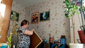 Алмазная мозаика. Развешиваю на стены ещё картины.