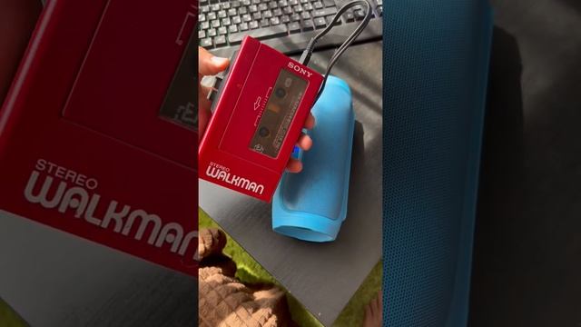 Кассетный плеер Sony Walkman смотреть онлайн
