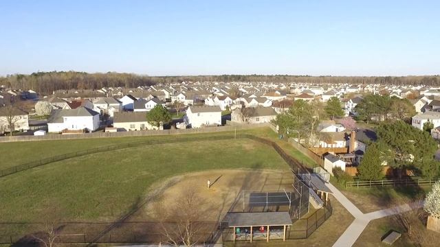 First flight of DJI Phantom 3 Standard drone смотреть онлайн