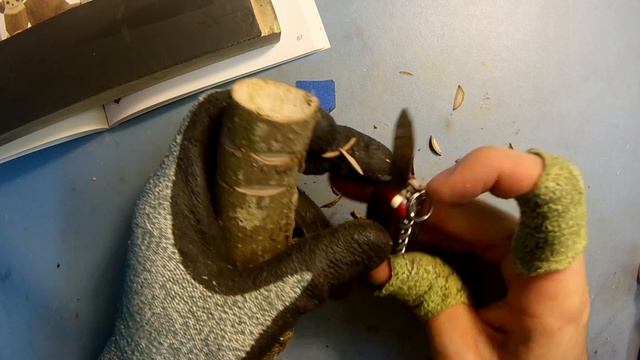 Whittling With A SWISS ARMY KNIFE! Victorinox Camper and Huntsman Review (Wood Carving) смотреть онлайн