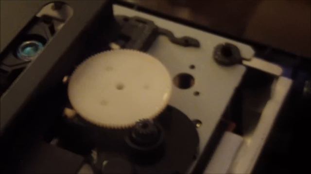 How to open and grease/lube the Sega CD (Model 2) gears to run more quietly смотреть онлайн
