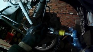 Замена сайлентблоков цапфы на поперченые тяги схождения на Камри 40