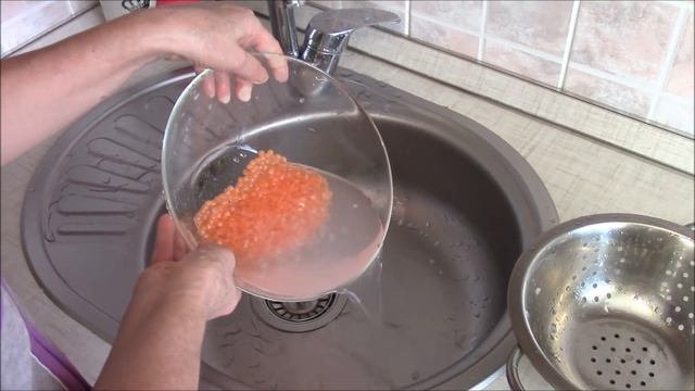 Посолить красную икру очень даже просто. Красная икра горбуши. смотреть онлайн