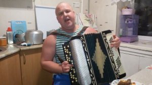 Чёрный бумер на баяне