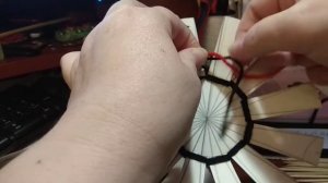 Корзинка из картона и ниток