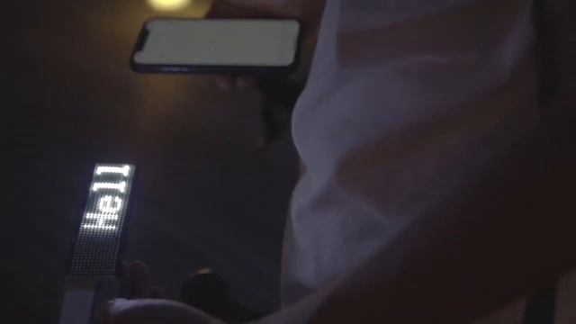 Японский LED-браслет FLEX SIGN anode смотреть онлайн