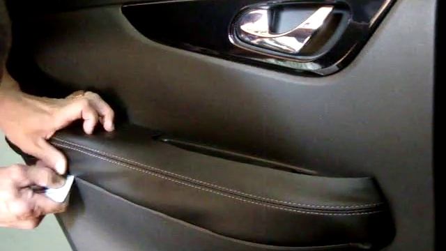 Установка чехлов на подлокотник задней двери Qashqai J11