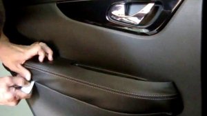 Установка чехлов на подлокотник задней двери qashqai J11