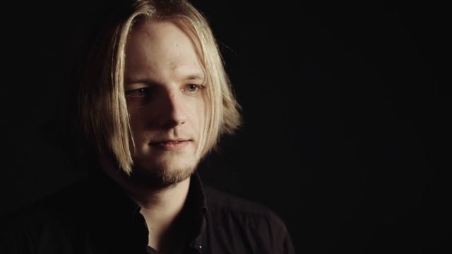 Булат Окуджава "Почему мы исчезаем..." (читает Сергей Суханов) смотреть онлайн