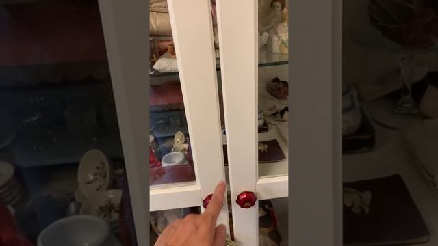 Шкаф-витрина IKEA Лиаторп смотреть онлайн