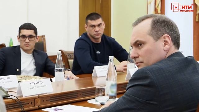 Артём Здунов провёл рабочую встречу с представителями Евразийской федерации профессионального бокса смотреть онлайн