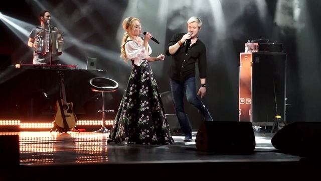 Группа "Пелагея". Шёл казак на побывку домой. смотреть онлайн