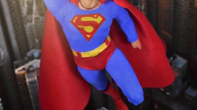 SUPERMAN CHRISTOPHER REEVE MEZCO TOYZ One:12 Collective Superman - 1978 Edition