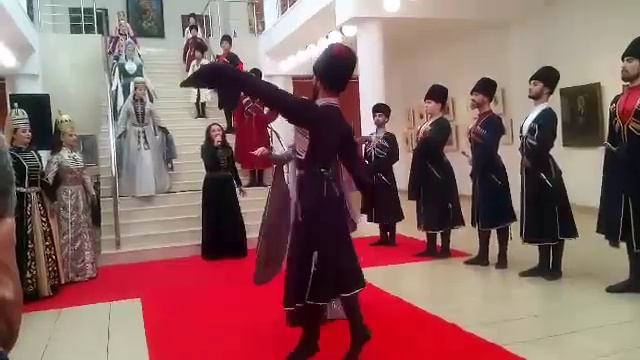 Адыгейский национальный танец смотреть онлайн