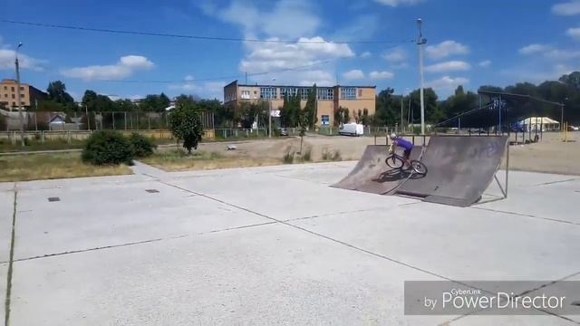 ВОРВАЛИСЬ В СКЕЙТ ПАРК НА АШАНАХ+ДИКОЕ ПАДЕНИЕ смотреть онлайн