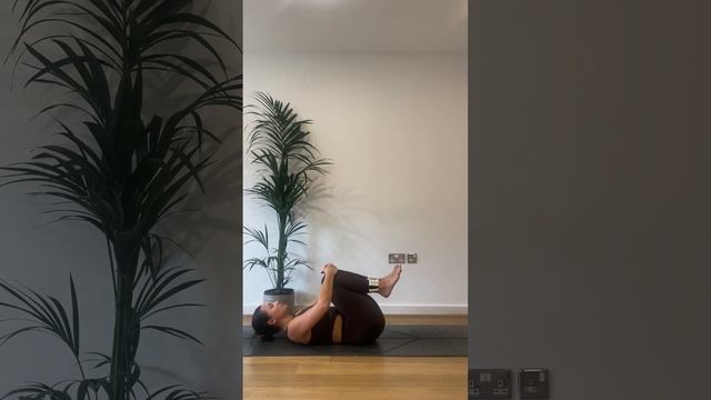 POWER PILATES // 30 MINUTE // OPTIONAL ANKLE WEIGHTS смотреть онлайн