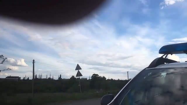 ЖД переезд. Кормушка из подручных средств. Бахмут . Полиция . смотреть онлайн