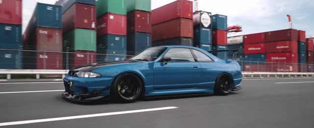 Nissan Skyline GT-R R33 на улицах Токио смотреть онлайн
