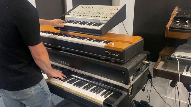 Improvisation on a Yamaha CP70b and Arp Odyssey смотреть онлайн