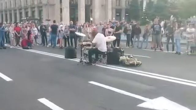 Барабанщик на майдане .Киев.(1) смотреть онлайн