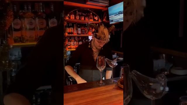 Зелёная собака Moscow Never Sleep ???? #Москва #красотка #neversleep #собака#зелёная #новыйгод