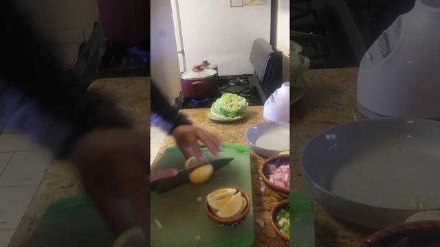 COMO HACER POZOLE DE PECHUGA DE POLLO SIN HUESO !! (DESMENUSADA) смотреть онлайн