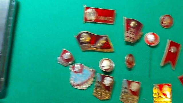 Сколько денег можно сейчас выручить за значки СССР с Лениным смотреть онлайн