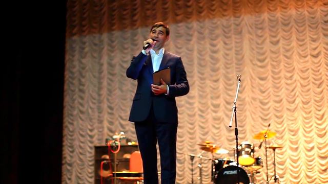 Сергей Железняк поет песню "Александра" из фильма "Москва слезам не верит" смотреть онлайн