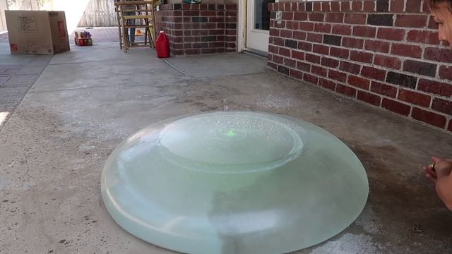 GIANT WATER WUBBLE BUBBLE SUPER WUBBLES WATER BALLOON BUBBLE BALL NEVER POPS CHALLENGE 2017 смотреть онлайн